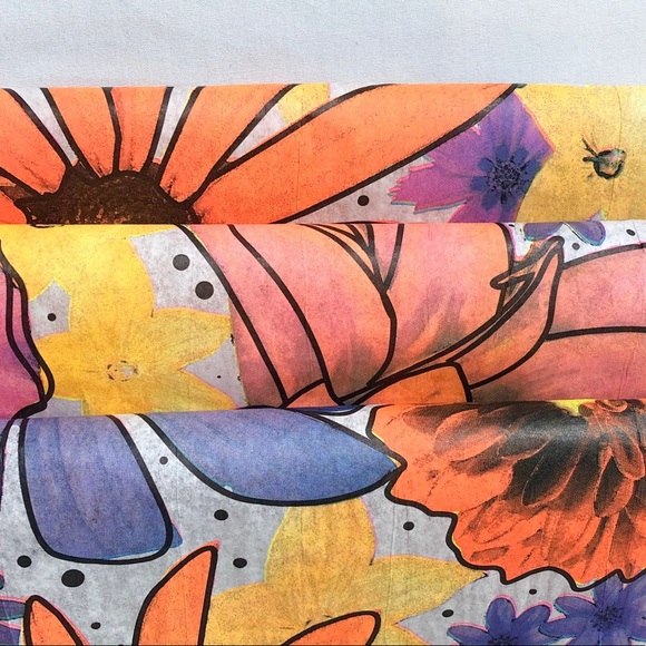 Bright and happy floral tissue paper 12 20”x30” sheets - Picture 6 of 7